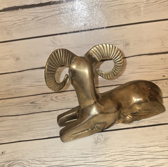 Vintage Solid Brass Ram Figurine | Made in Korea | Aries Zodiac | Mid-Century Bo - Picture 6 of 9